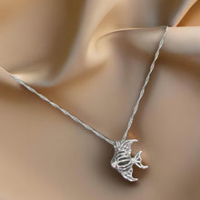 Load image into Gallery viewer, 100 % Natural Handmade Crystal Moldavite Fish Locker Necklace