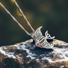 Load image into Gallery viewer, 100 % Natural Handmade Crystal Moldavite Fish Locker Necklace