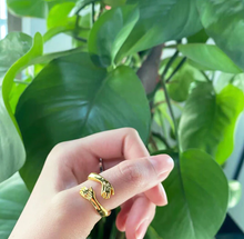 Load image into Gallery viewer, Hug Ring Couple Love Gift, Hand Friendship Ring, Hugging adjustable Ring