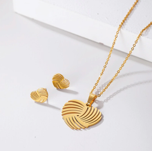 Load image into Gallery viewer, Cute Heart Dainty Necklace & earring Gift set Gold Tone