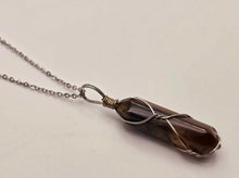 Load image into Gallery viewer, Elegant Silver Wire-Wrapped Indian Agate Point Necklace - 18 Inches
