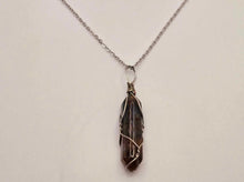 Load image into Gallery viewer, Elegant Silver Wire-Wrapped Indian Agate Point Necklace - 18 Inches
