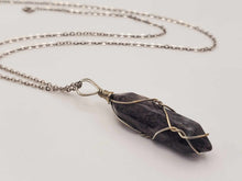 Load image into Gallery viewer, Elegant Necklace: Daily Wear Unisex Silver-Tone Labradorite Point Necklace
