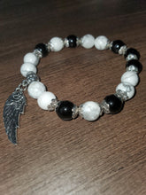 Load image into Gallery viewer, Silver Color Onix Angel Wing Bracelet - INNER STRENGTH + FOCUS + PROTECTION
