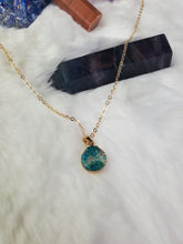 Load image into Gallery viewer, Acrylic Druzy Stone Faux Quartz Pendant Necklace - Geometric Round Charm Delicate Gold-Tone Chain
