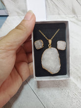 Load image into Gallery viewer, Druzy Necklace &amp; Earrings Gift Set White
