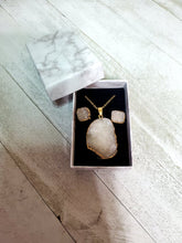 Load image into Gallery viewer, Druzy Necklace &amp; Earrings Gift Set White
