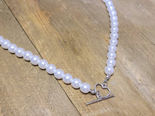 Load image into Gallery viewer, Pearl heart Choker Necklace  Trendy Pearl necklace
