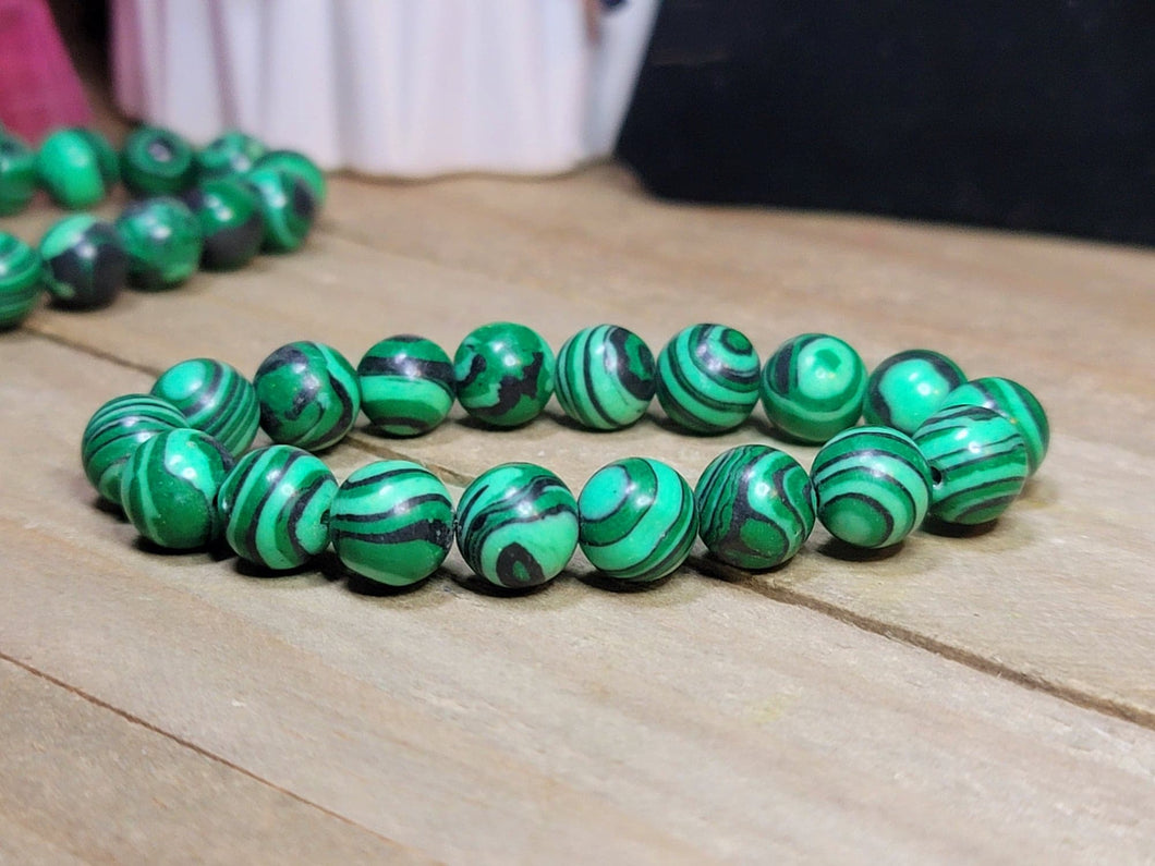 Elegant Malachite 10mm Beaded Bracelet - Enhance Your Style with Nature's Beauty