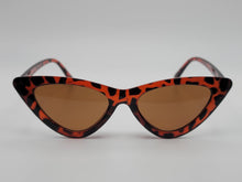 Load image into Gallery viewer, Retro Triangle Cat Eye Sunglasses | Cateye Sunglasses  Vintage Sunglasses

