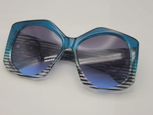 Load image into Gallery viewer, Popular Fashion Big Rectangle Women Luxury Sunglasses Vintage Shades UV400
