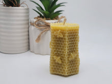 Load image into Gallery viewer, Honey Bee Candles Handpoured natural Beeswax 100% Highly Scented
