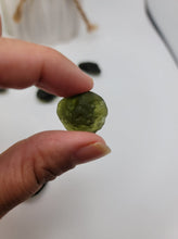 Load image into Gallery viewer, 100% Natural Raw Moldavite / Genuine Moldavite from Czech Republic 1 Tumble
