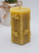 Load image into Gallery viewer, Honey Bee Candles Handpoured natural Beeswax 100% Highly Scented
