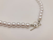 Load image into Gallery viewer, Pearl heart Choker Necklace  Trendy Pearl necklace
