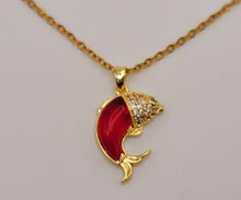 Load image into Gallery viewer, Natural Handmade Crystal Necklace Cute Fish Necklace Trendy necklace
