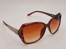 Load image into Gallery viewer, Fashion Big Square Women Luxury Sunglasses Vintage Punk Brown color
