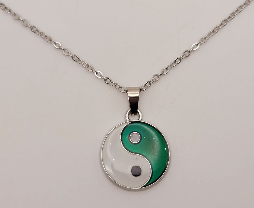 Yin yang clearance mood necklace