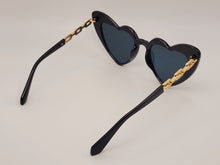 Load image into Gallery viewer, Lb diamond - Heart Shape Heart Sunglasses Retro Vintage Boho
