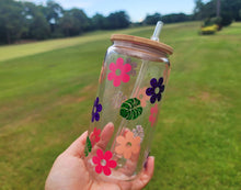 Load image into Gallery viewer, Daisy Cup Iced Coffee Cup Glass - Retro Flower Glass Jar - Daisy Coffee Glass Cup 16 oz
