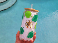 Load image into Gallery viewer, Monstera leaf beer can glass, iced coffee glass, Beer glass, libbey glass, 16 OZ
