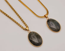 Load image into Gallery viewer, Trendy Labradorite Heart Choker Necklace Gold tone Gorgeous Choker
