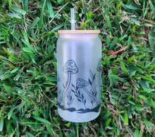 Load image into Gallery viewer, Mushroom Glow in dark UV Activated Glow Beer Can Glass
