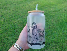 Load image into Gallery viewer, Mushroom Glow in dark UV Activated Glow Beer Can Glass
