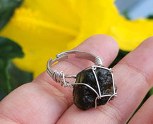 Load image into Gallery viewer, 100% Natural Raw Moldavite Rings Wire Wrapped / Genuine Moldavite
